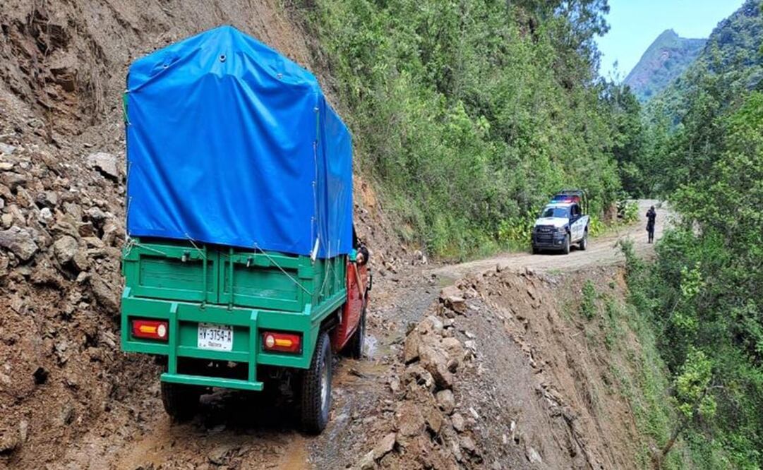 Lluvias pegan en 5 regiones de Oaxaca: hay 2 puentes colapsados y una veintena de pueblos incomunicados. Fotos: Especiales