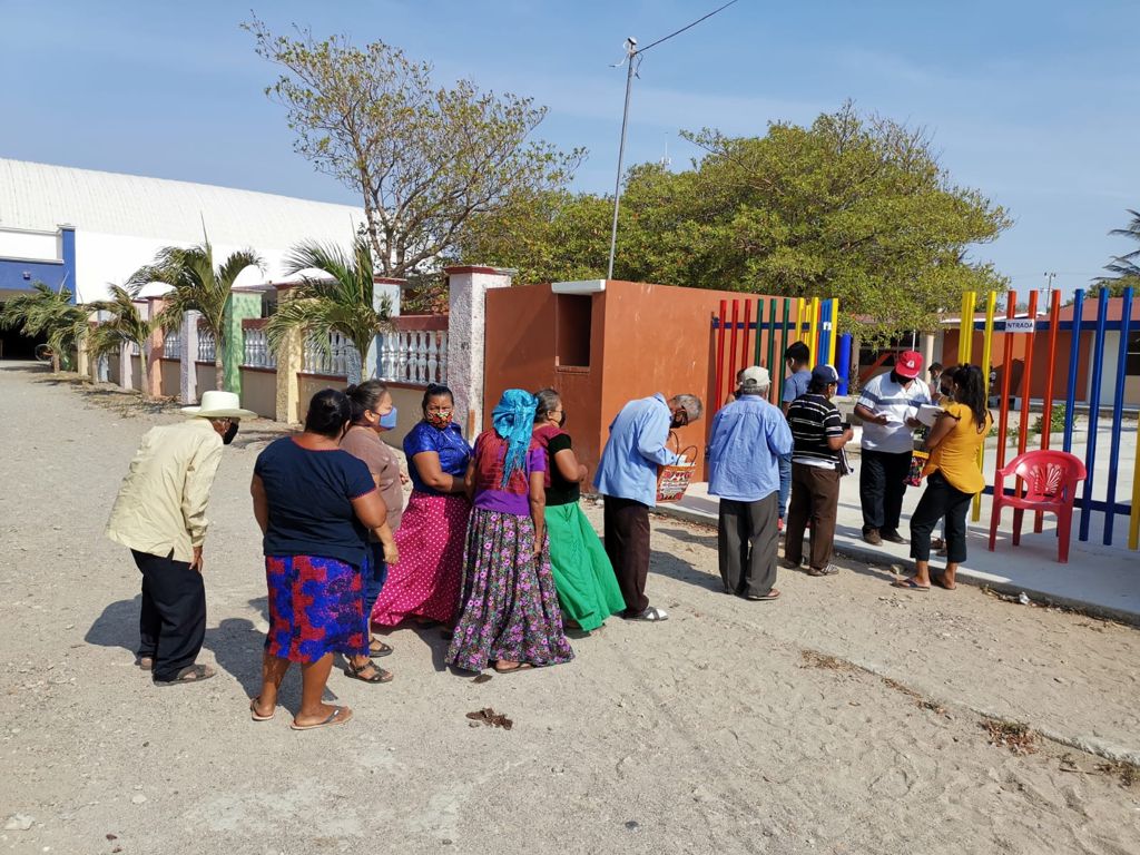 Denuncian en San Mateo del Mar, comunidad ikoots de Oaxaca, uso político de vacunas antiCovid