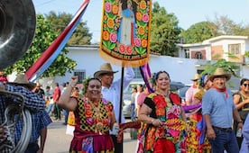 Regada de frutas en Oaxaca: ¿Qué significan y cuándo se realizan en el Istmo?