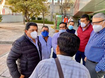 Cancelan obra de mercado dentro de deportivo en San Pedro Amuzgo; retiran bloqueo carretero