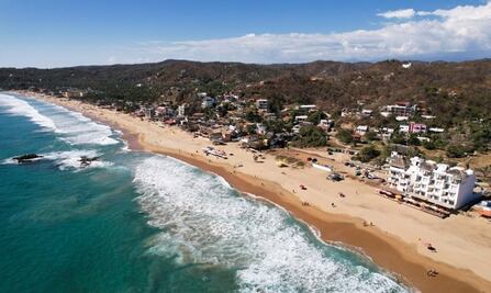 ¿Desde cuándo Zipolite es una playa nudista en Oaxaca?