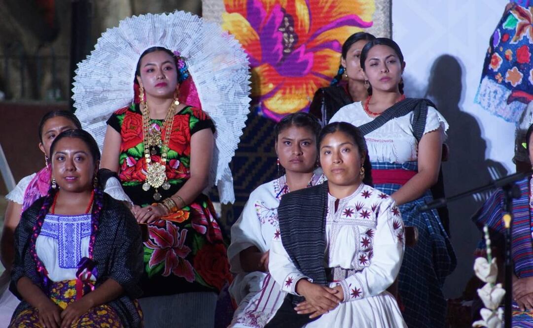Por primera vez en Oaxaca mujeres casadas y madres de familia buscan convertirse en la Diosa Centéotl. Foto: Edwin Hernández