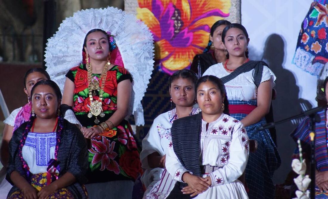 Por primera vez en Oaxaca mujeres casadas y madres de familia buscan convertirse en la Diosa Centéotl. Foto: Edwin Hernández