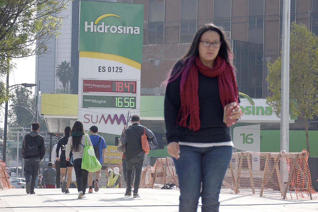 Se desata batalla de precios por gasolinas