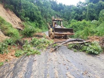Atienden daños carreteros tras paso de Tormenta Tropical Narda