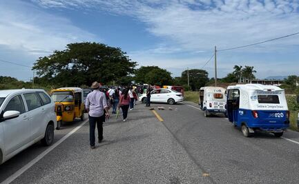 Maestros de la Sección 22 del SNTE incomunican la región del Istmo de Oaxaca con seis bloqueos carreteros