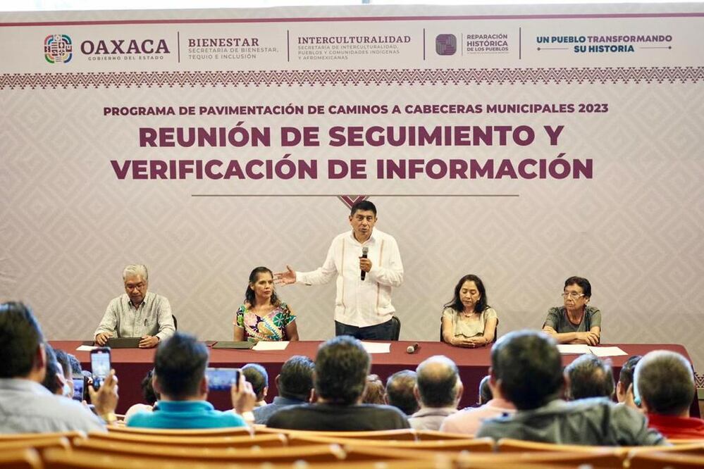 Oaxaca tendrá 29 nuevos caminos artesanales; suman 2 mil kilómetros pavimentos: Jara