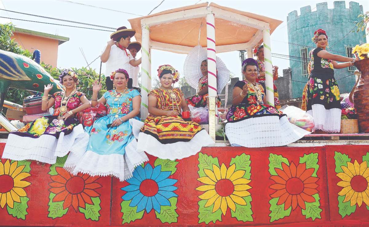 En el Istmo, enseñan a oficiales del Registro Civil a no discriminar a muxes y parejas gay