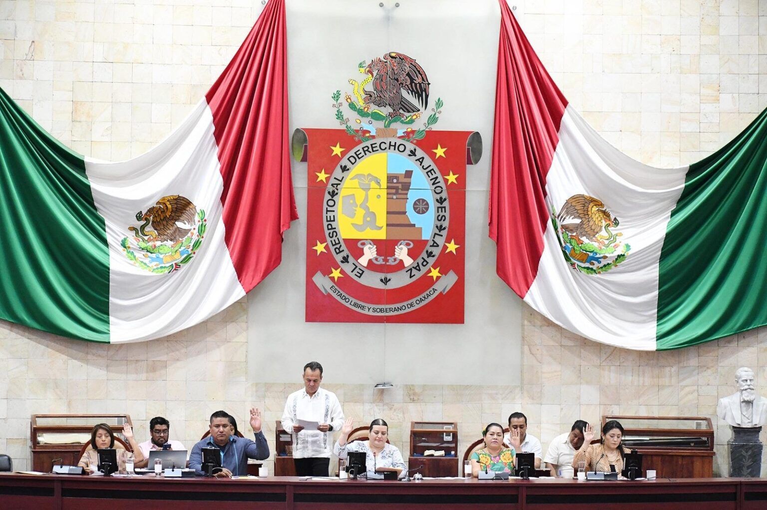 Congreso de Oaxaca extingue consejo ciudadano del sistema estatal anticorrupción