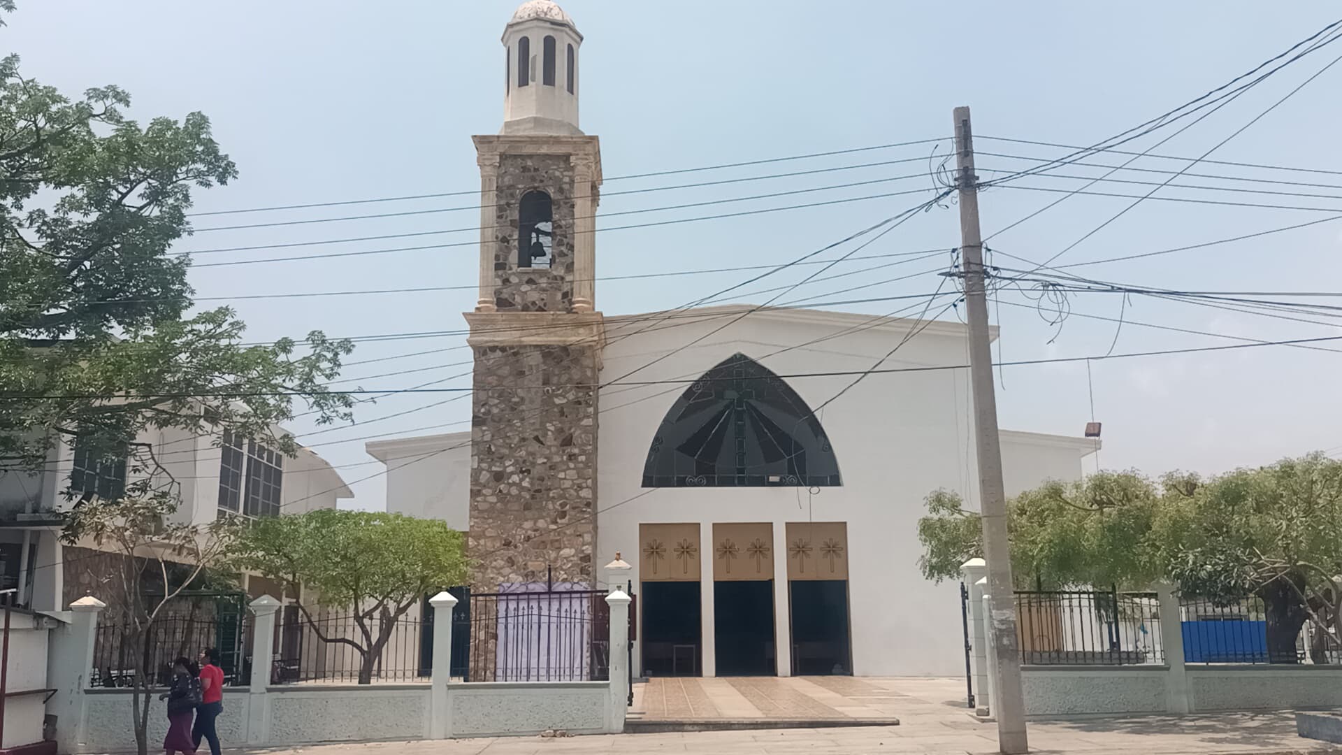 Iglesias de Oaxaca tocan las campanas en señal de duelo por el fallecimiento del Papa Francisco