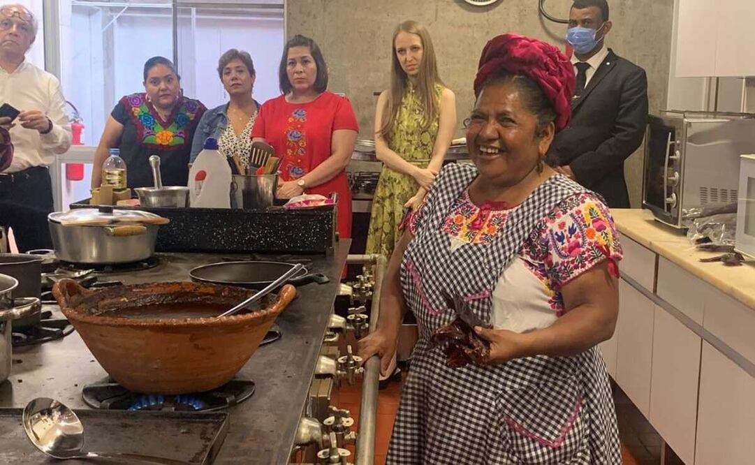 Sabores zapotecos de Oaxaca llegan hasta Brasil gracias a la cocinera tradicional Abigail Mendoza. Fotos: Diplomacia Business