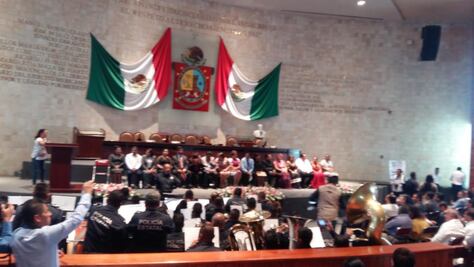 Con 18 de 26 diputados, Morena presume agenda progresista en informe