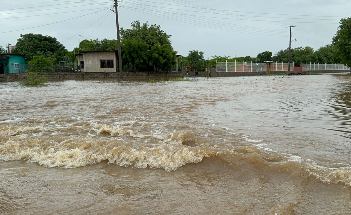 Alertan por crecida de ríos en Oaxaca, ante persistencia de lluvias este fin de semana. Foto: Rusvel Salgado