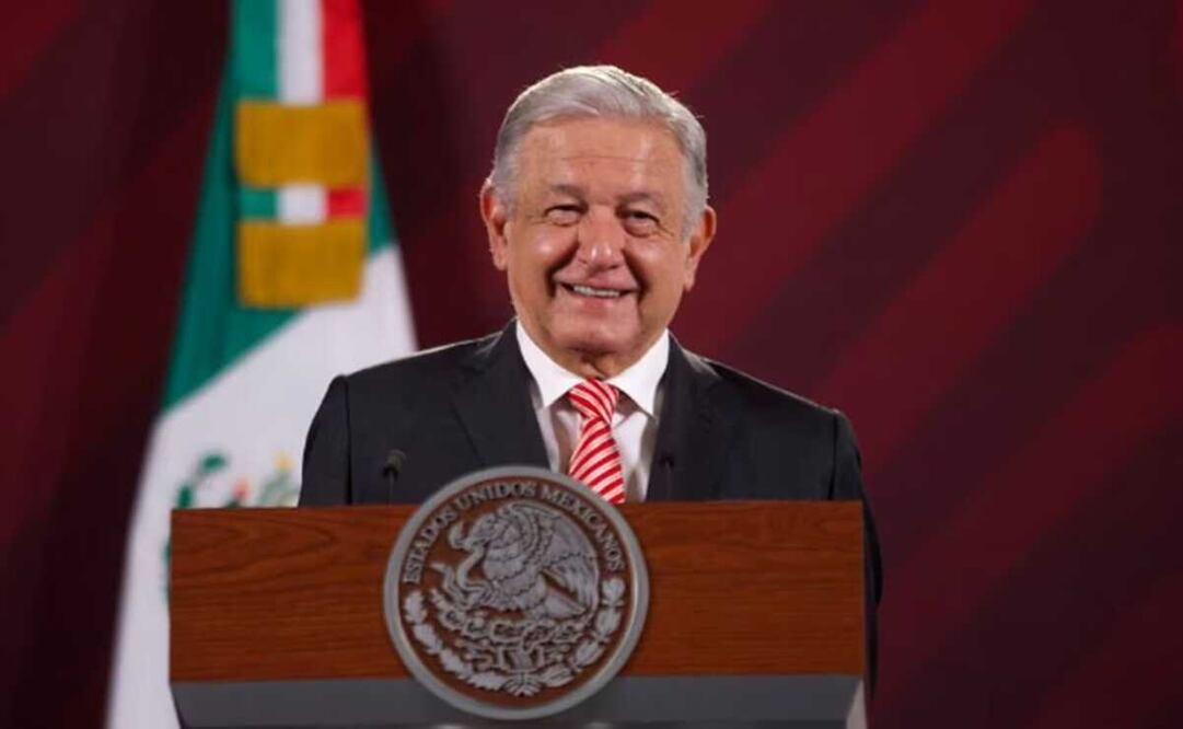 AMLO presenta su declaración patrimonial y revela que ya cobra la pensión de adultos mayores. Foto: Archivo EL UNIVERSAL