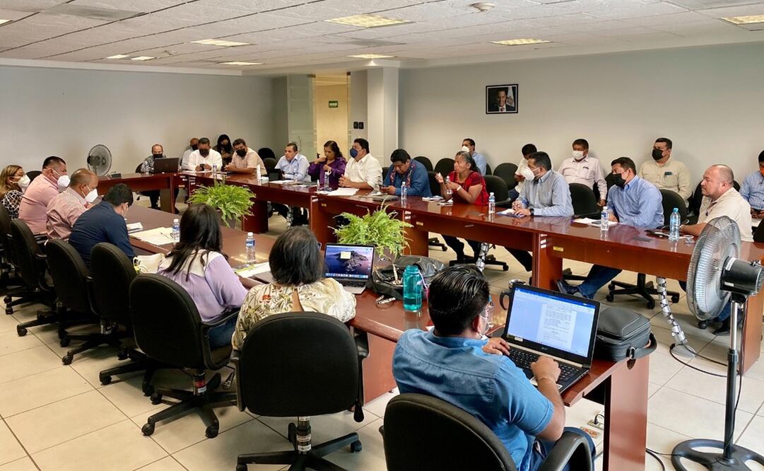 Pide Defensoría de Oaxaca garantizar entrega de recursos a Mazatlán Mixe y liberar a profesores. Foto: Especial