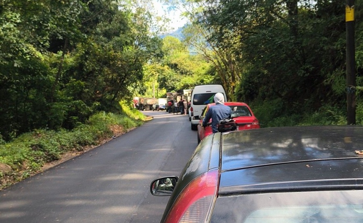 Reportan dos bloqueos carreteros Tlaxiaco a Putla, en la Mixteca de Oaxaca
