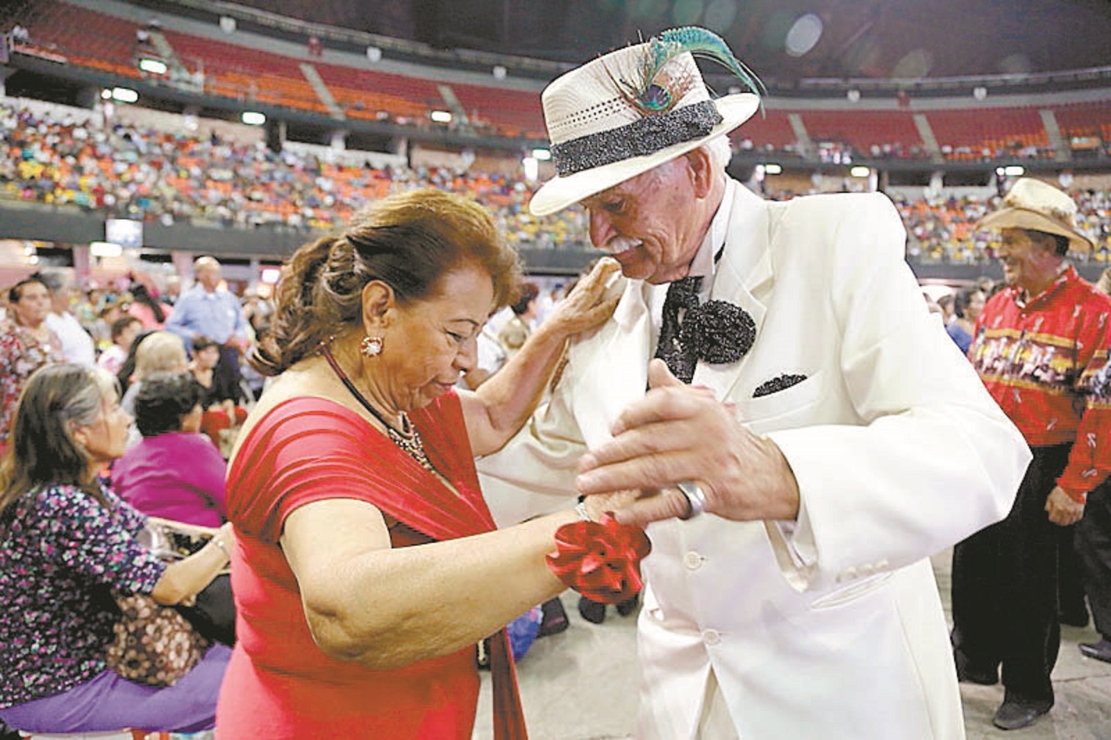 Por austeridad, 4T pone fin a baile por Día de los Abuelos
