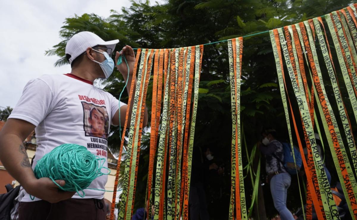 Sabuesos Guerreras Oaxaca cuelgan listones en “Árbol de la Esperanza” para recordar a desaparecidos