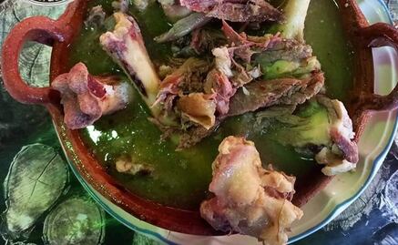 Mole de huesos: así es el exótico platillo de la cocina mixteca de Oaxaca