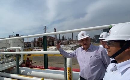 Supervisa AMLO refinería y carretera a Puerto Escondido, en su segundo día por Oaxaca