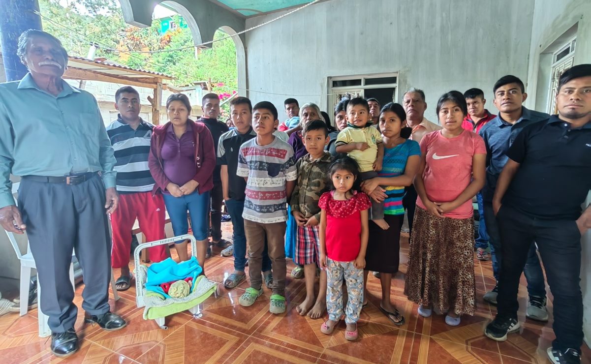 Vivir en el destierro, "castigo" a siete familias del Bajo Mixe de Oaxaca por tener una fe distinta a la católica. Fotos: Roselia Chaca