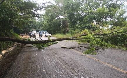 Exigen anular elección municipal en Santiago Yaveo, en la Cuenca de Oaxaca; bloquean paso a Tuxtepec