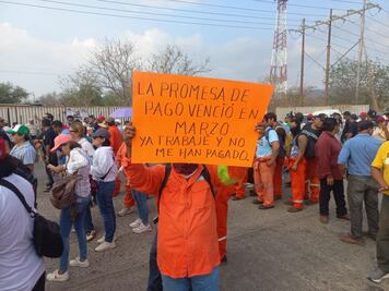 Por tercera ocasión, proveedores de Pemex protestan en la refinería de Salina Cruz para exigir el pago de la deuda de mil 300 millones de pesos 