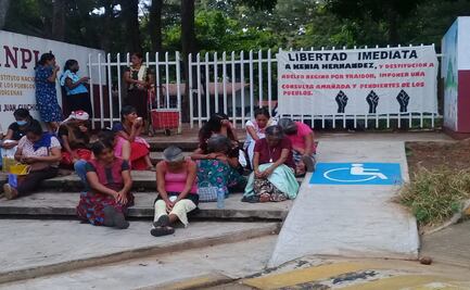 Habitantes del pueblo ayuujk toman oficina del INPI en el Istmo, en apoyo a otomíes en la CDMX