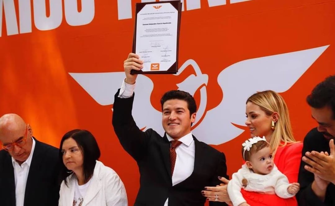 El goberbador con licencia estuvo acompañado por su esposa Mariana, su hija Mariel, sus padres, suegros, amigos, así como diputados y Senadores de MC. Foto: Especial