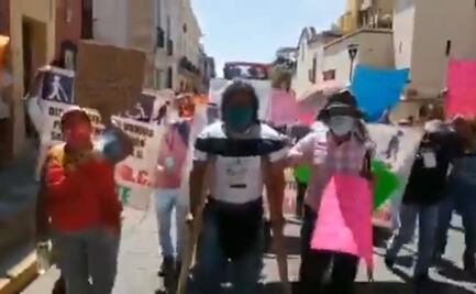 Comerciantes con discapacidad exigen a edil de Oaxaca de Juárez que respete sus permisos de venta