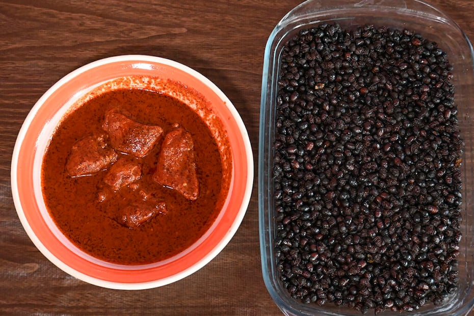 Mole de chicatanas. Foto:lechecontuna.com
