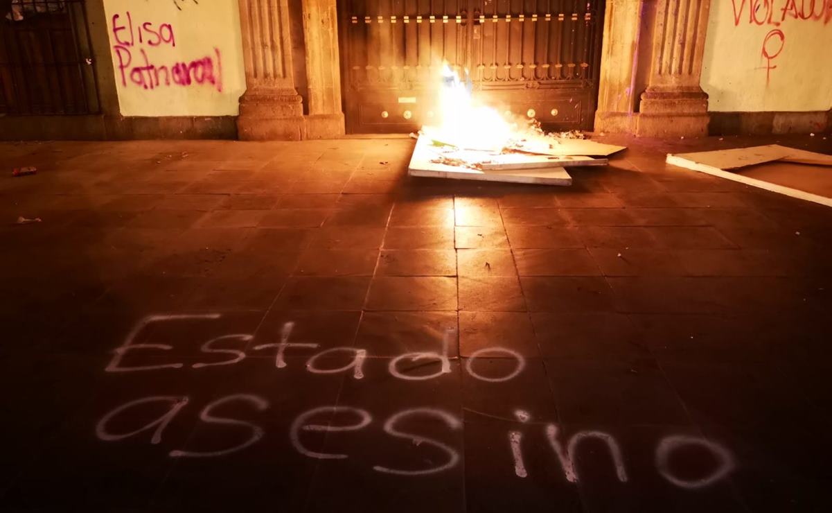 “Estado asesino”: Marchan miles de mujeres por las calles de la ciudad de Oaxaca en el 8M