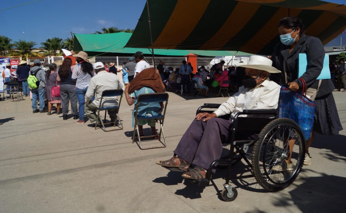 Anuncia 4T vacunación Covid en ciudad de Oaxaca, sin informar al gobierno estatal sobre llegada de dosis