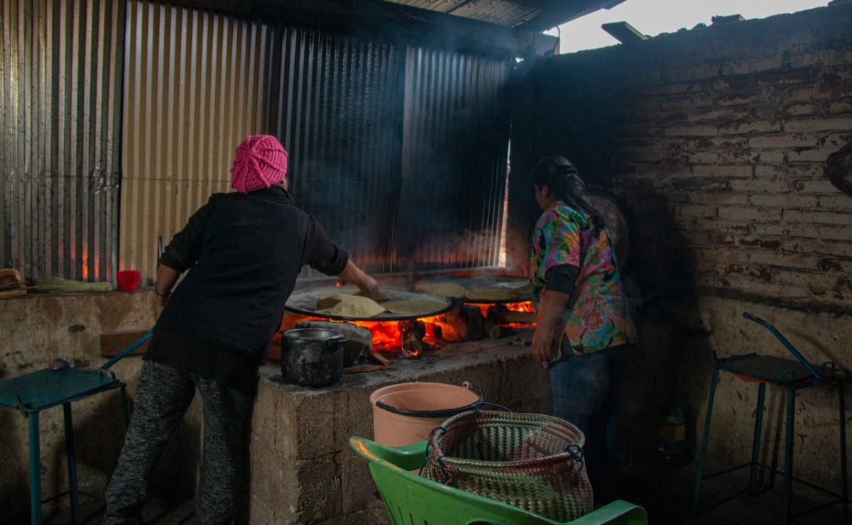 Poca comida y fuera de casa: así viven desplazados de la Mixteca de Oaxaca las fiestas decembrinas