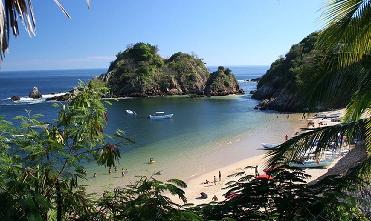 Viaja más rápido a Puerto Ángel con la nueva autopista Barranca Larga-Ventanilla. Foto: Destinos de México