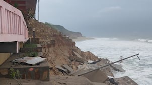 Lluvias de Boris y mar de fondo destruyen teatro de 54 mdp en Salina Cruz, Oaxaca