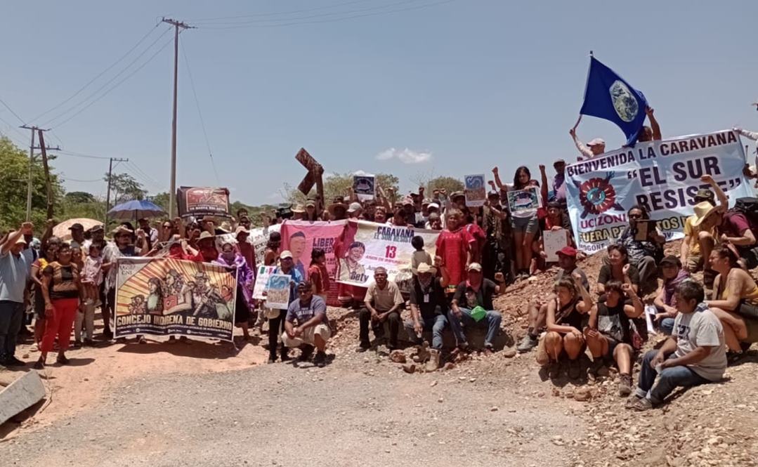 Entre acoso de marinos y grupos criminales, cumple 60 días bloqueo a obras del Transístmico en Oaxaca