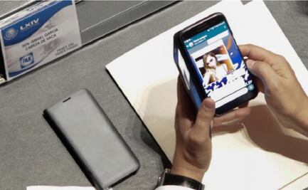 Senador chatea sobre sexoservicio en su escaño