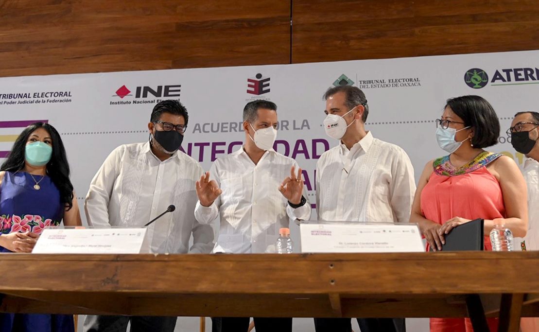 Desde Oaxaca, Lorenzo Córdova llama a funcionarios a abstenerse de promover revocación de mandato de AMLO