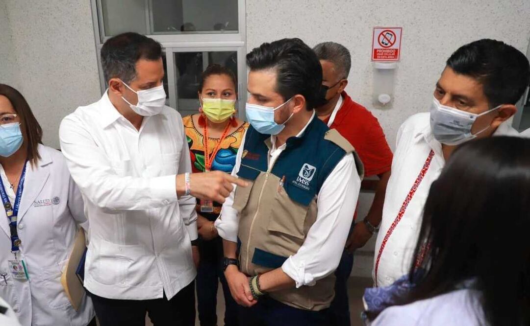 Analizan Murat, Jara y Zoé Robledo situación del sector Salud de Oaxaca; recorren hospitales. Foto: Twitter Alejandro Murat