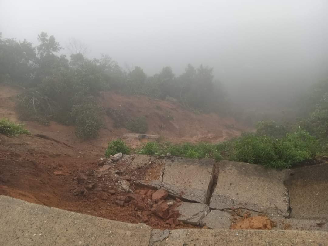 Deslaves dejan incomunicada a San Miguel Santa Flor, comunidad de Cuicatlán en Oaxaca