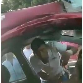Se aprovecha de accidente y roba a conductora lesionada en automóvil