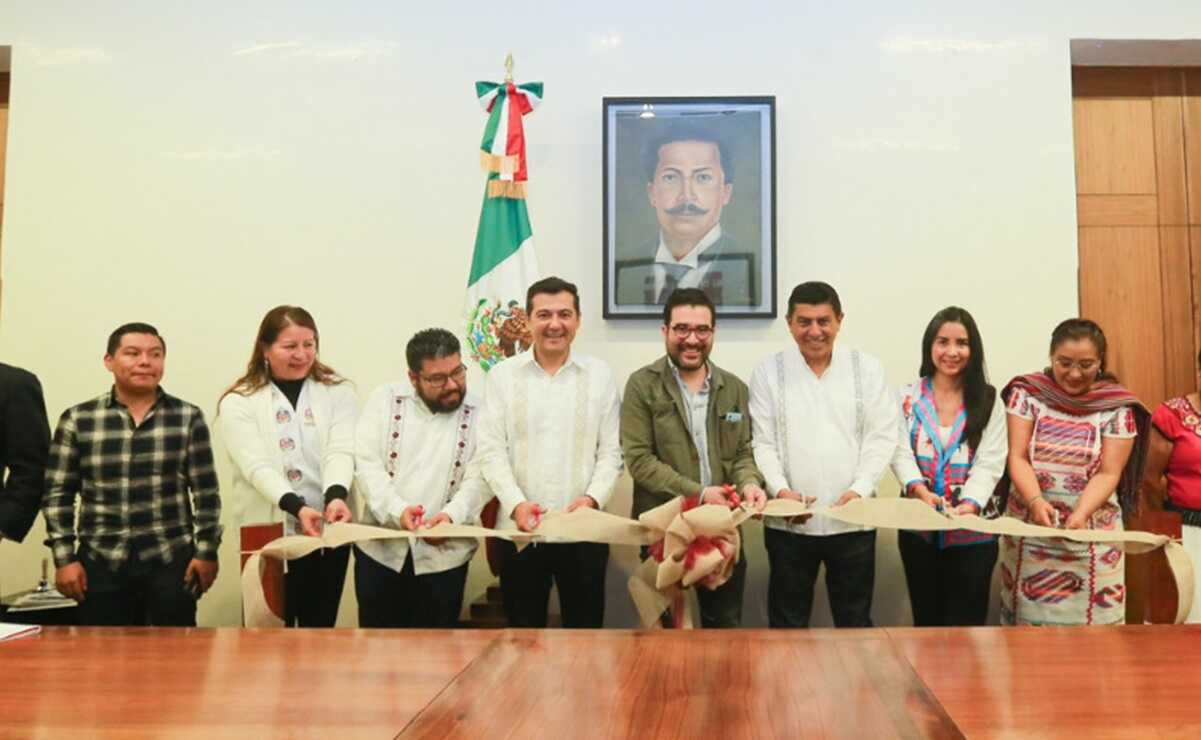 Anuncia Jara creación del premio Ricardo Flores Magón para reconocer a oaxaqueños destacados. Fotos: Especiales