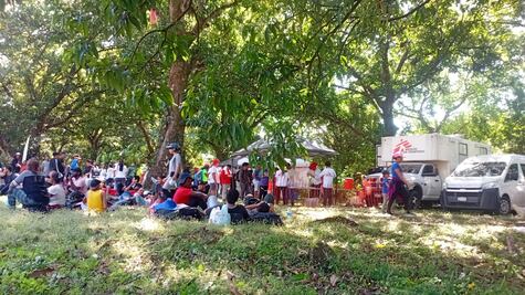 Caravana migrante se estaciona en  Oaxaca en espera de que el gobierno de México brinde autobuses