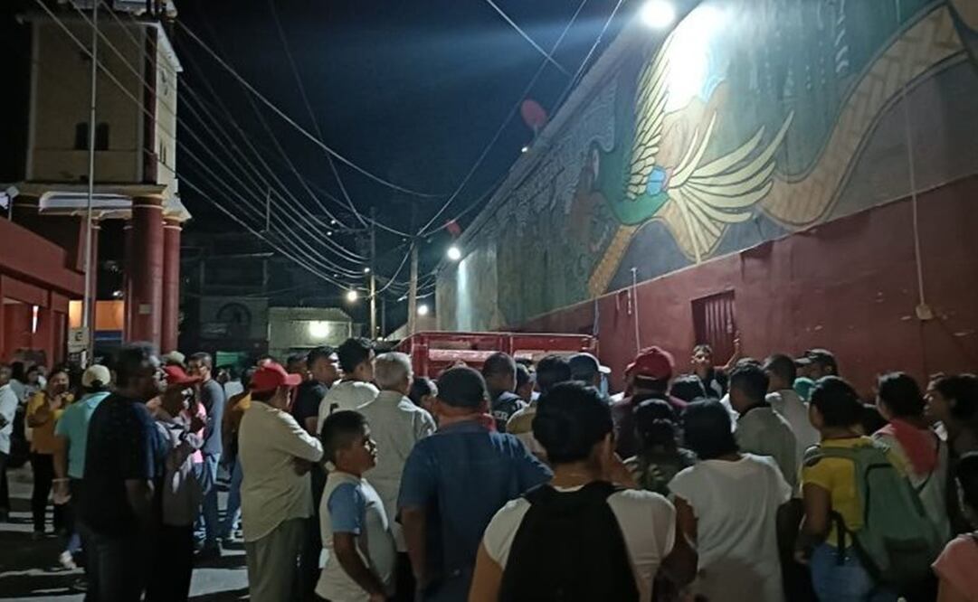 Pobladores de Cuicatlán, en Oaxaca, retienen a edil ante omisiones por falta de agua potable. Foto: Especial