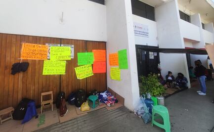 Sindicalizados exigen renuncia de titular del colegio de Educación Integral e Intercultural de Oaxaca