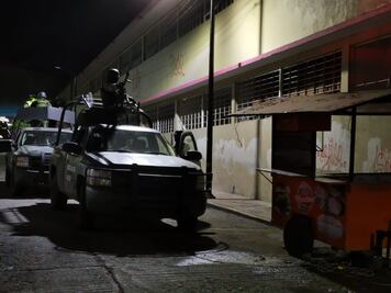 Sección 22 exige castigo a responsables de violencia en disputa por escuela