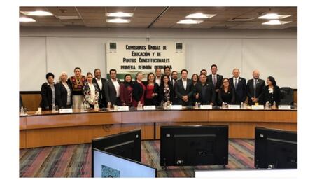 Diputados suspenden otra vez sesión por bloqueo de la CNTE