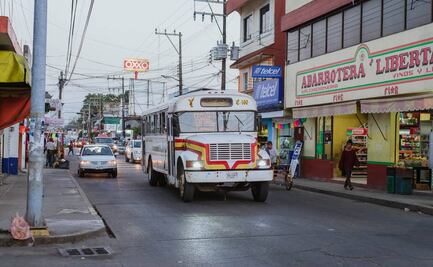 Obras a medias de Murat y presiones de transportistas frenan reordenamiento vial en Tuxtepec, Oaxaca