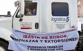 Transportistas bloquean carreteras en 27 estados; exigen seguridad